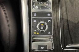 Valkoinen Land Rover Range Rover Sport 2019 kuva 16.