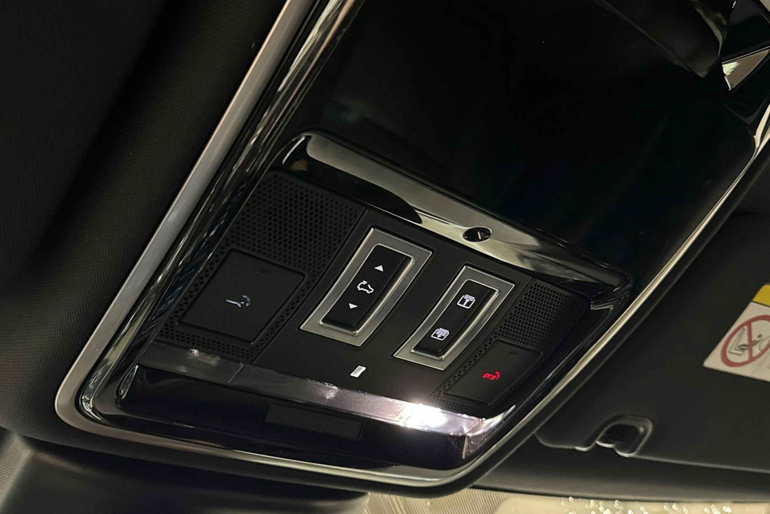 Valkoinen Land Rover Range Rover Sport 2019 kuva 17.