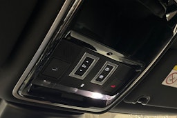 Valkoinen Land Rover Range Rover Sport 2019 kuva 17.