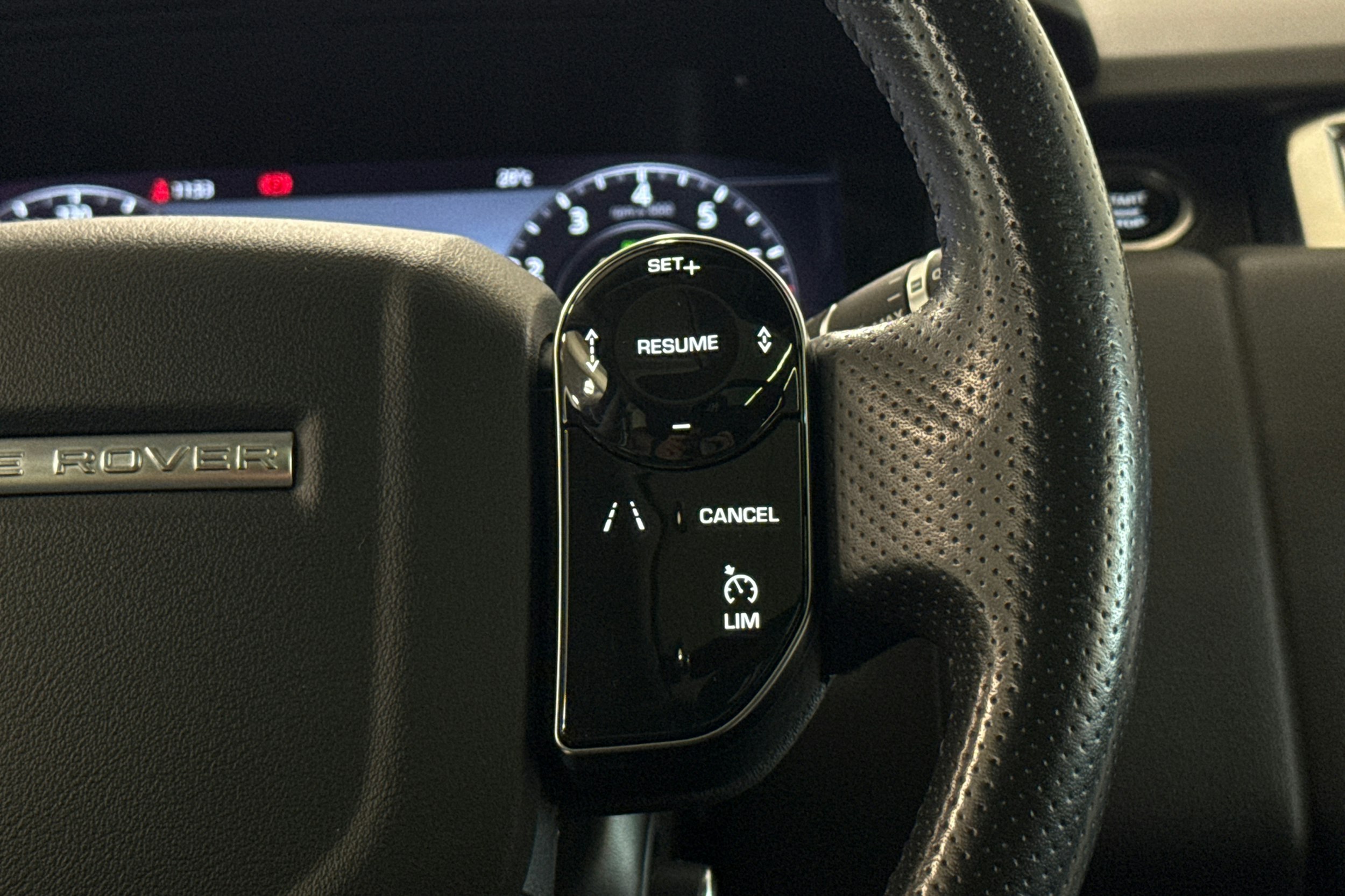 met. musta Land Rover Range Rover Sport 2019 kuva 11.
