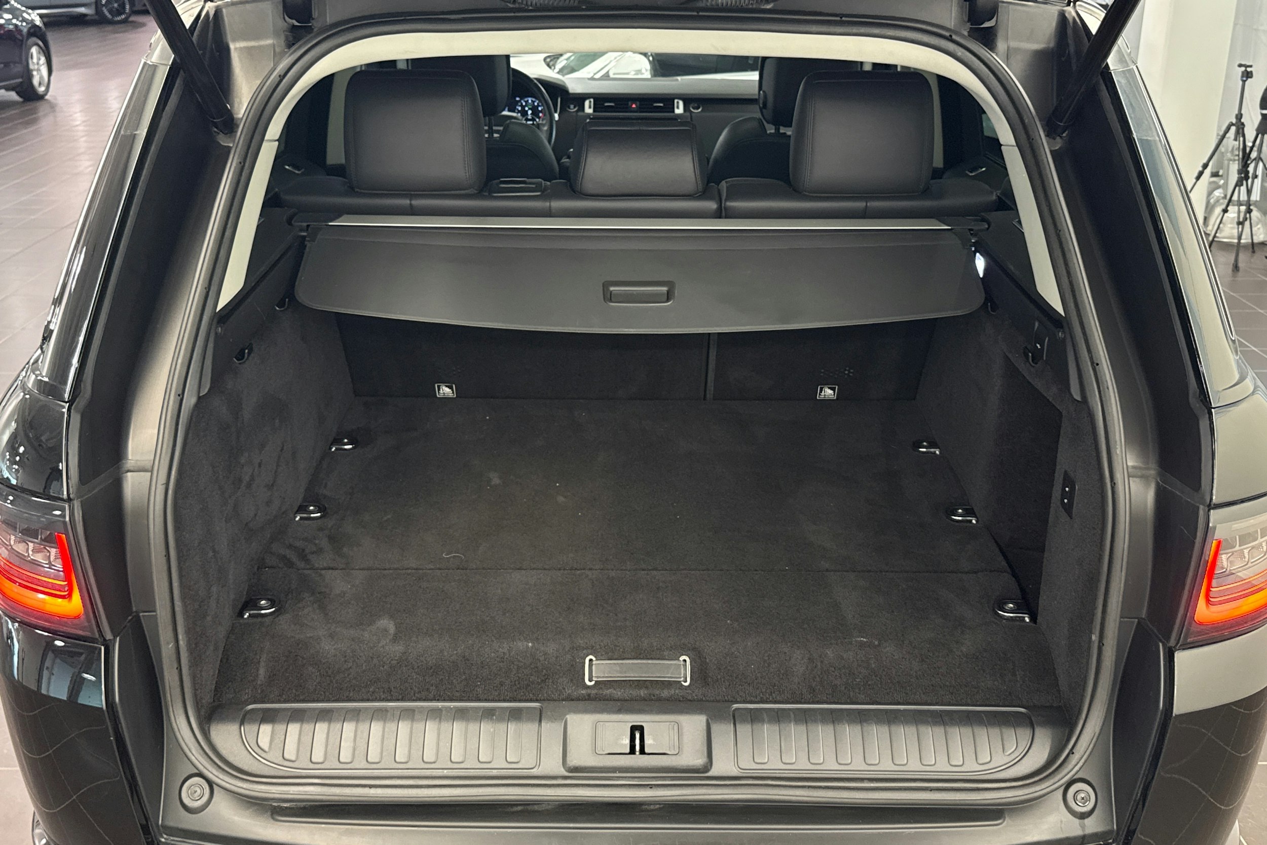 met. musta Land Rover Range Rover Sport 2019 kuva 27.