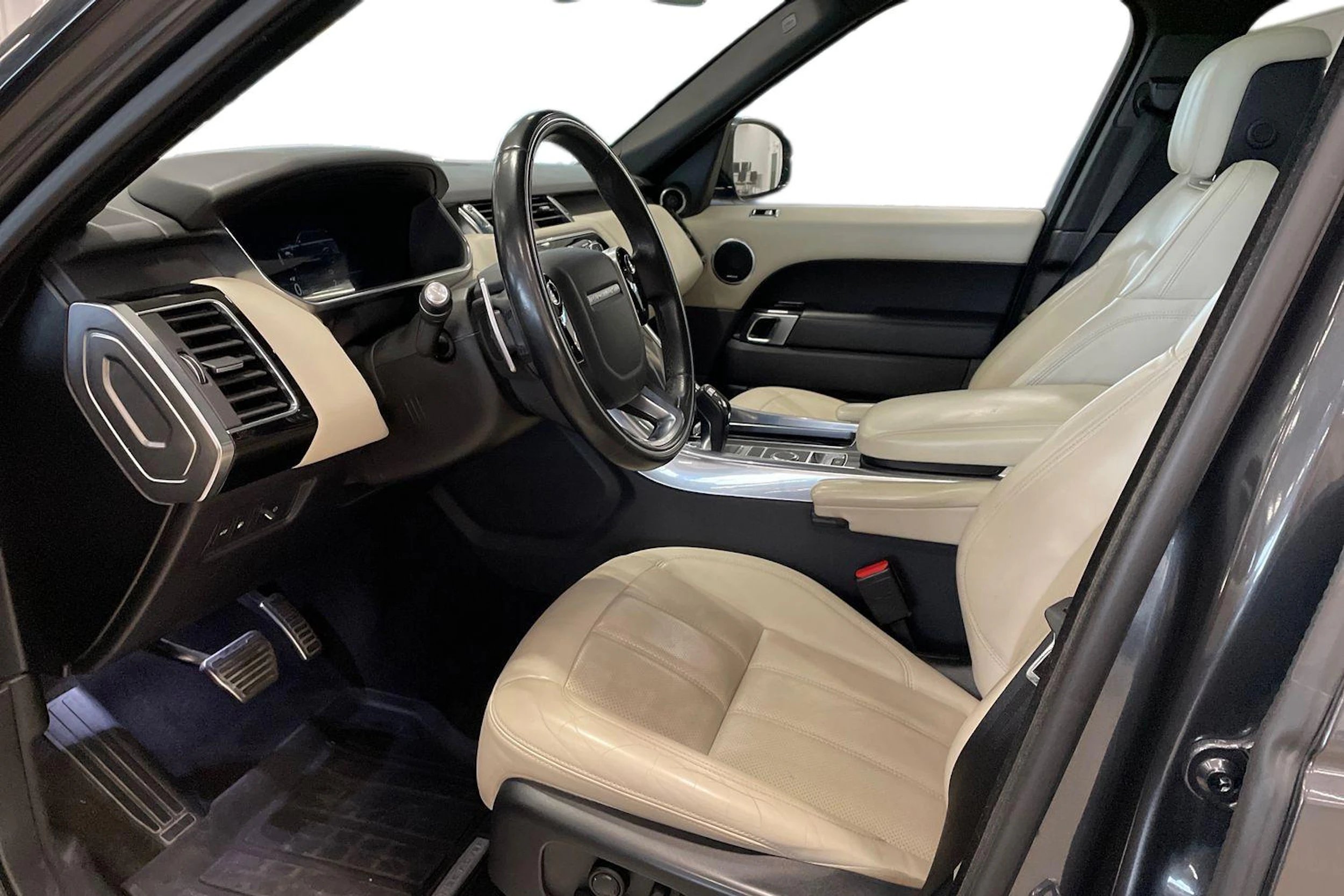 harmaa Land Rover Range Rover Sport 2020 kuva 9.