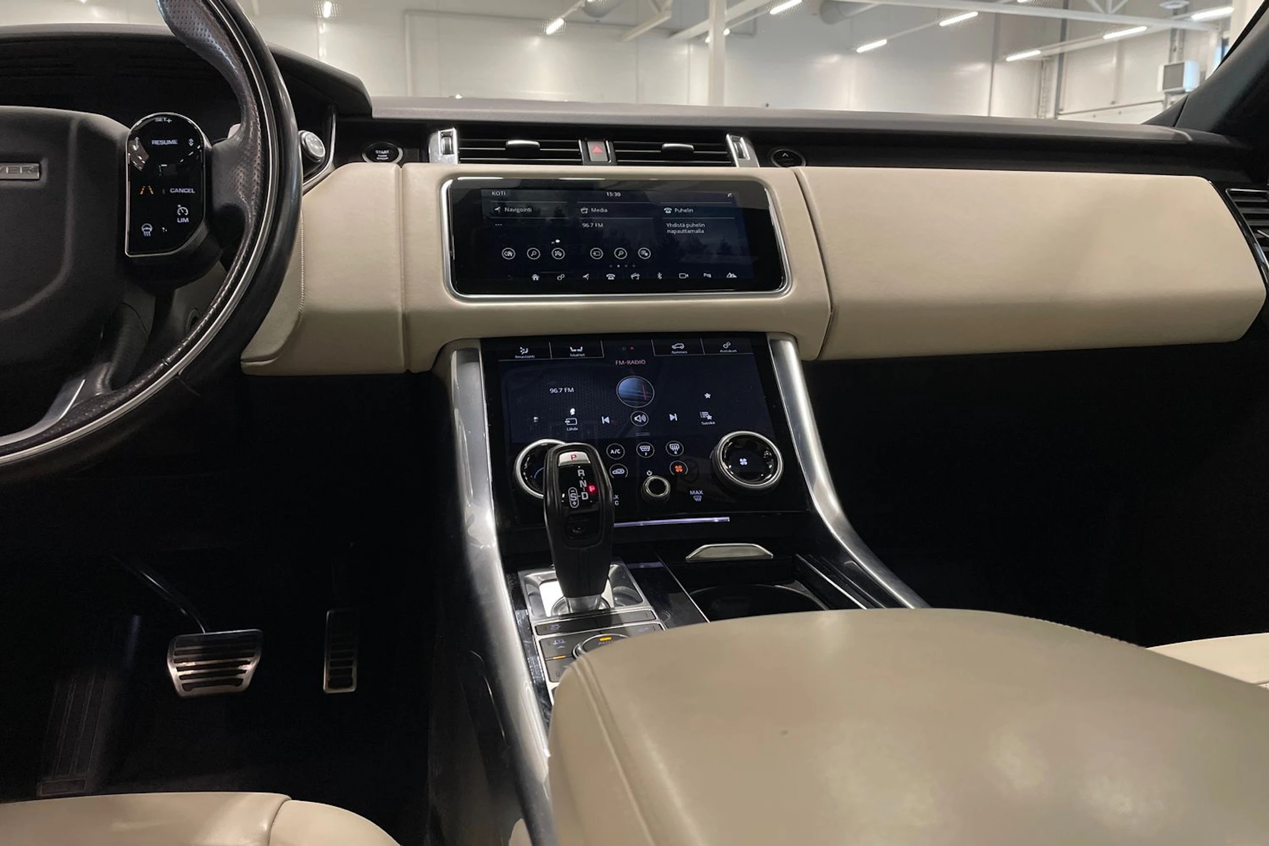 harmaa Land Rover Range Rover Sport 2020 kuva 20.