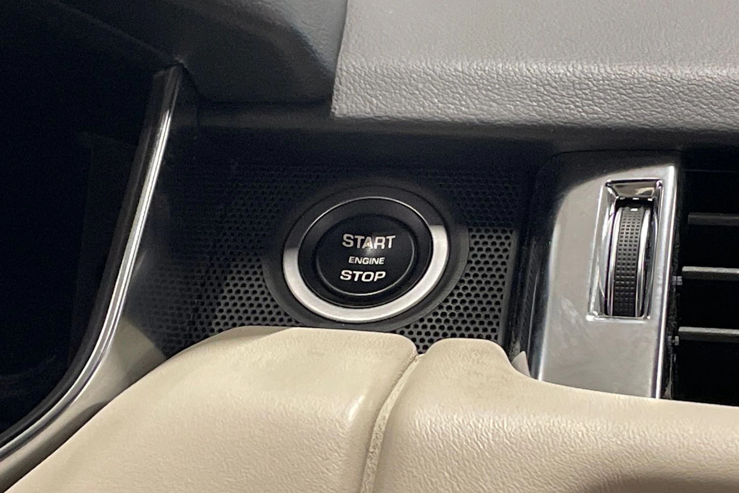 harmaa Land Rover Range Rover Sport 2020 kuva 27.