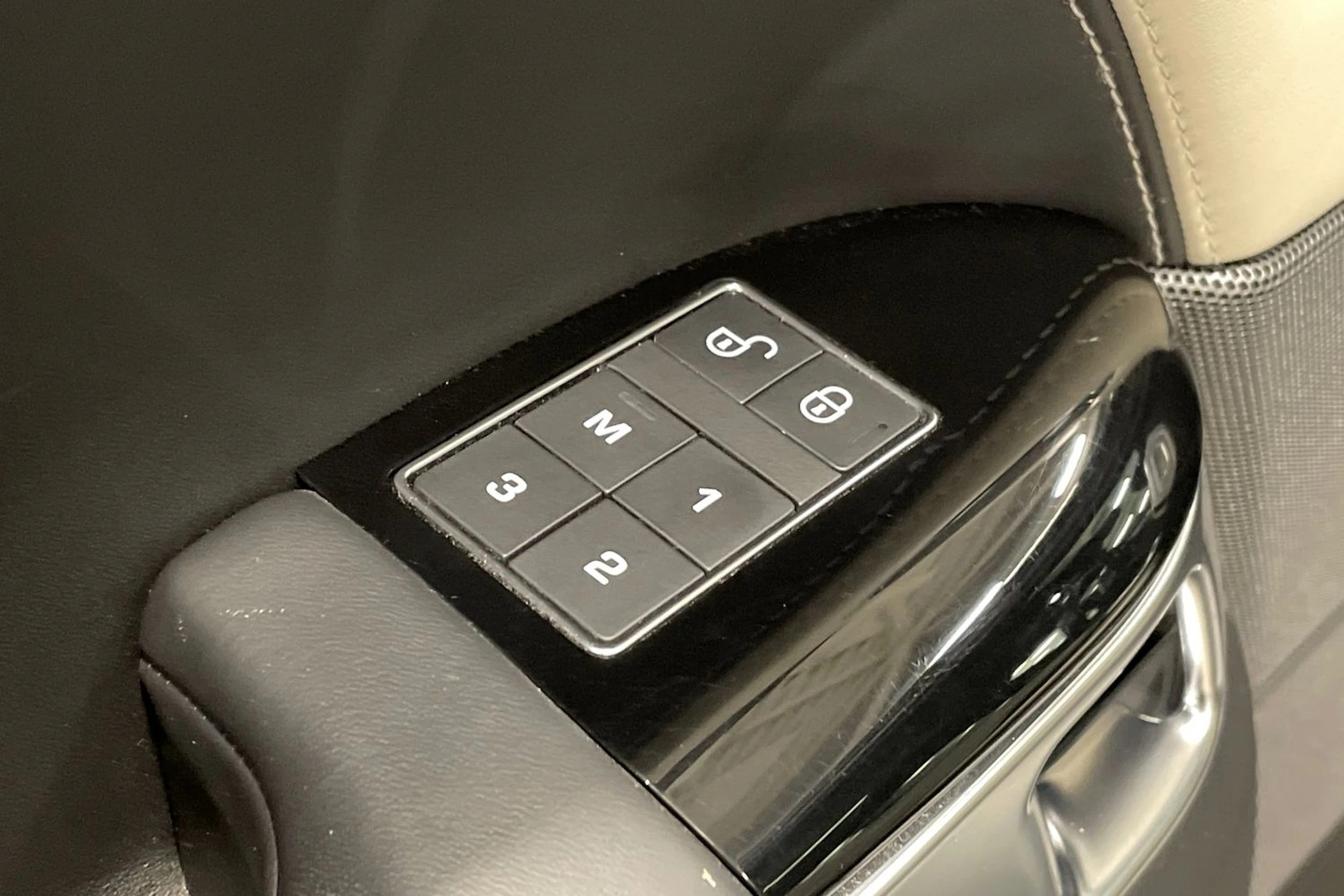 harmaa Land Rover Range Rover Sport 2020 kuva 29.