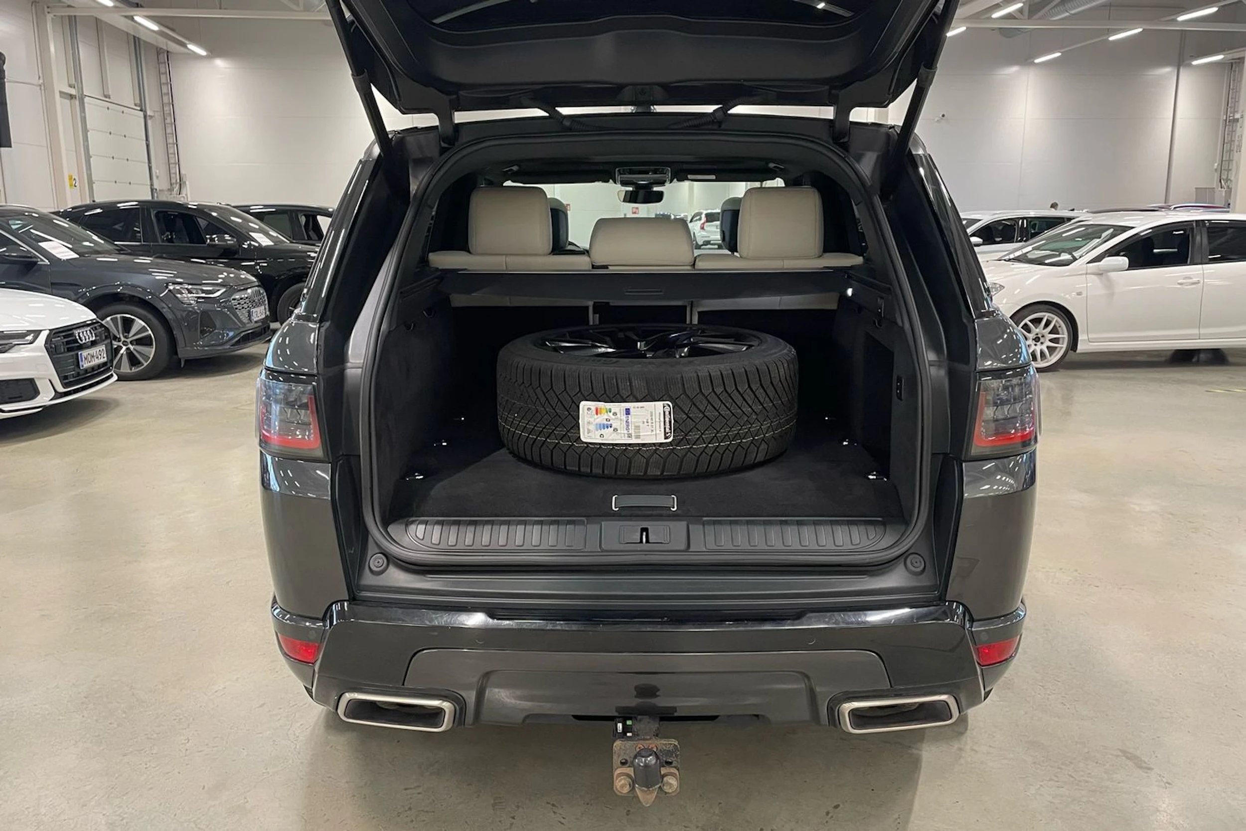harmaa Land Rover Range Rover Sport 2020 kuva 33.