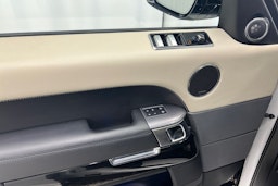 Valkoinen Land Rover Range Rover Sport 2021 kuva 21.