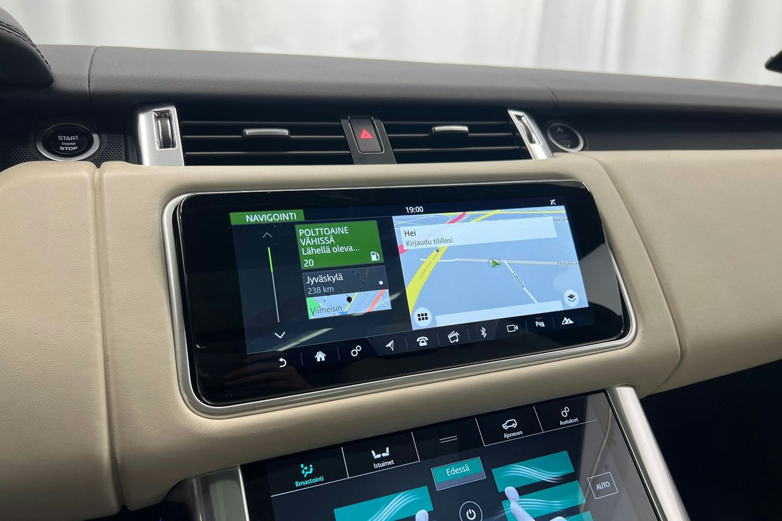 Valkoinen Land Rover Range Rover Sport 2021 kuva 25.