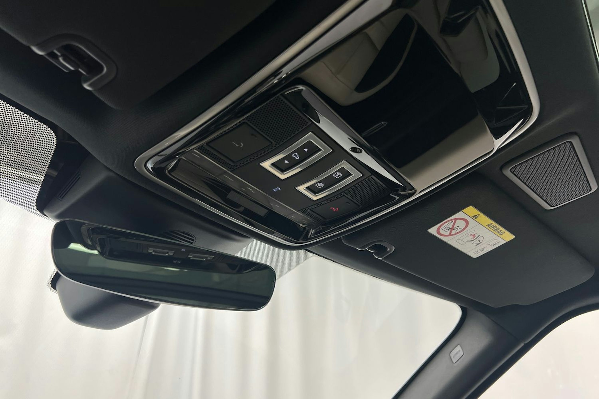 Valkoinen Land Rover Range Rover Sport 2021 kuva 34.