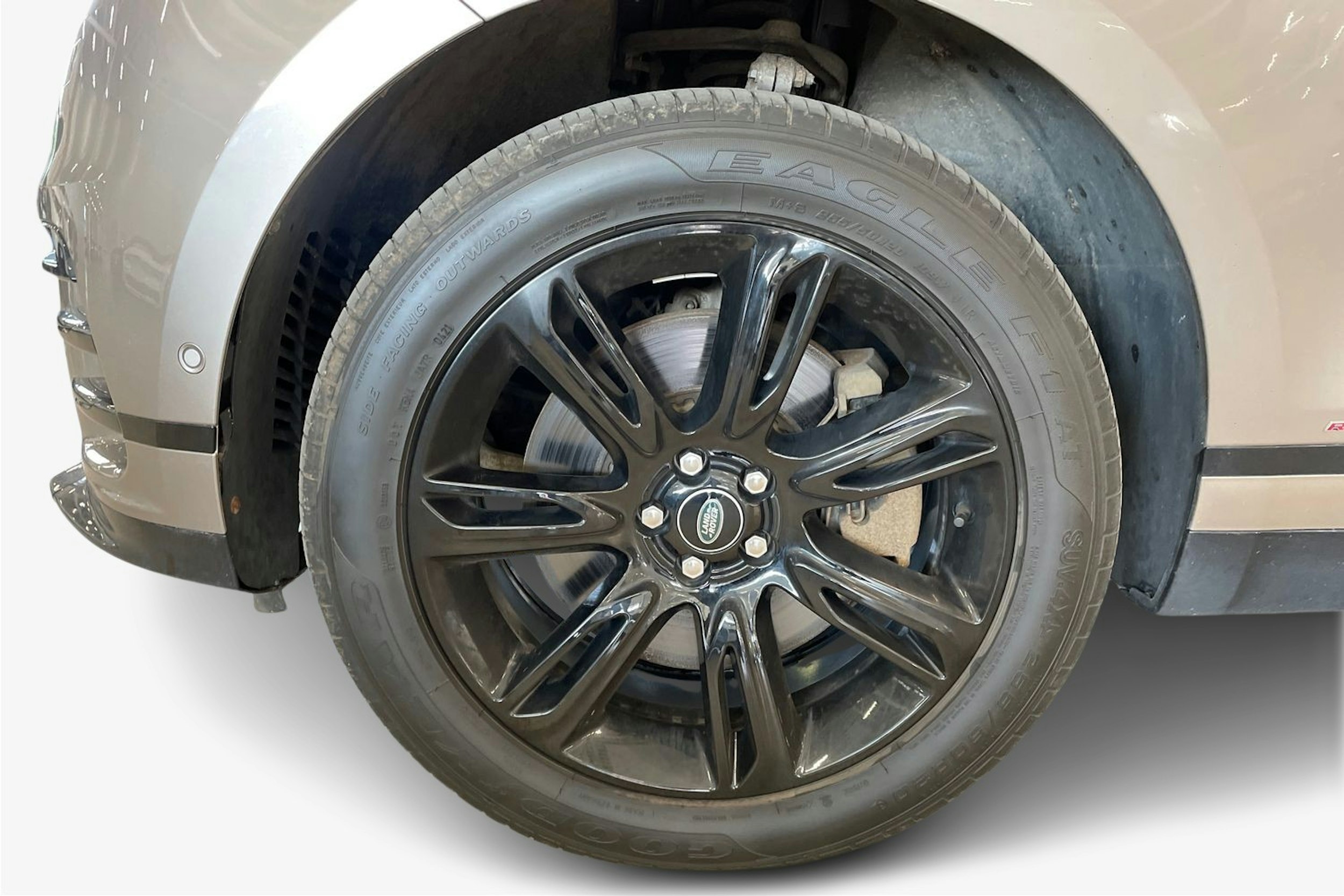 ruskea (beige) Land Rover Range Rover Velar 2021 kuva 11.