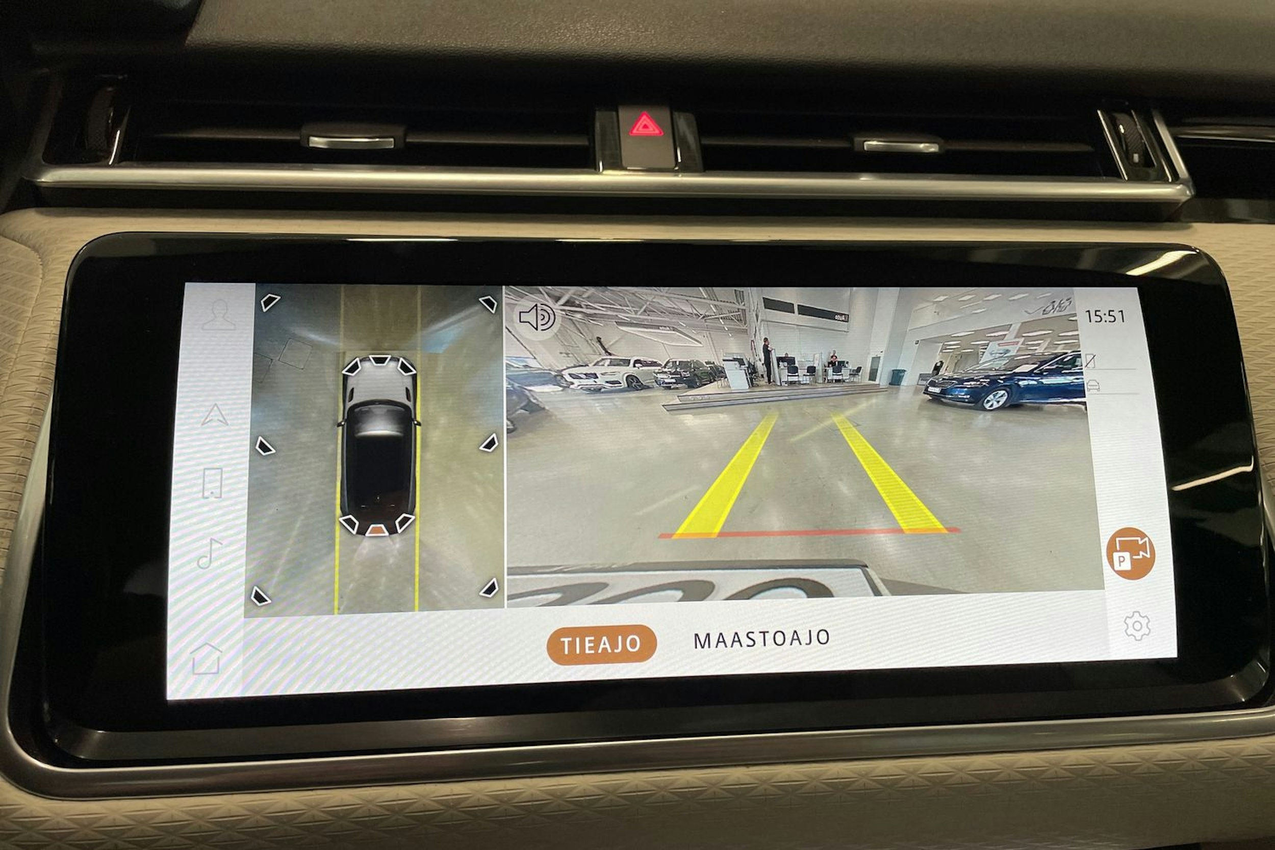 ruskea (beige) Land Rover Range Rover Velar 2021 kuva 23.