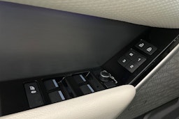 ruskea (beige) Land Rover Range Rover Velar 2021 kuva 36.