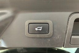 ruskea (beige) Land Rover Range Rover Velar 2021 kuva 40.