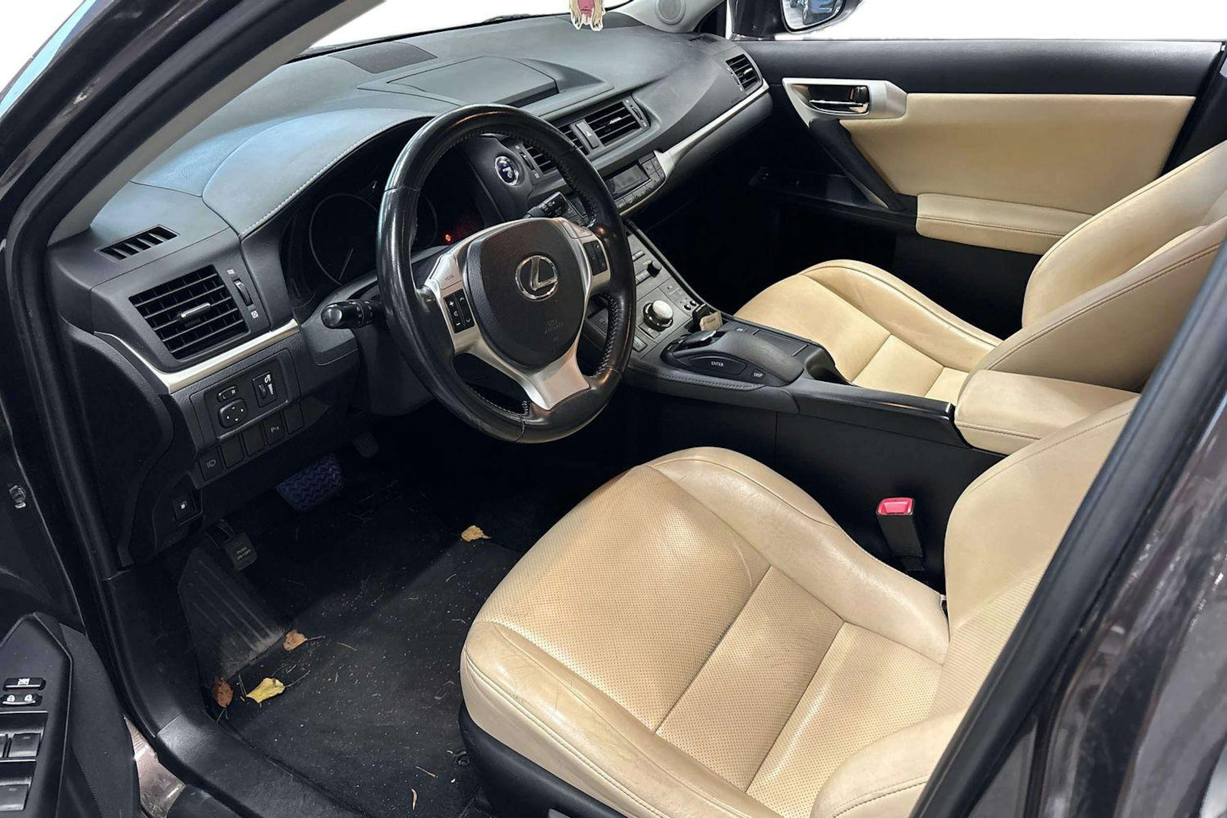 Ruskea (beige) Lexus CT 2012 kuva 3.