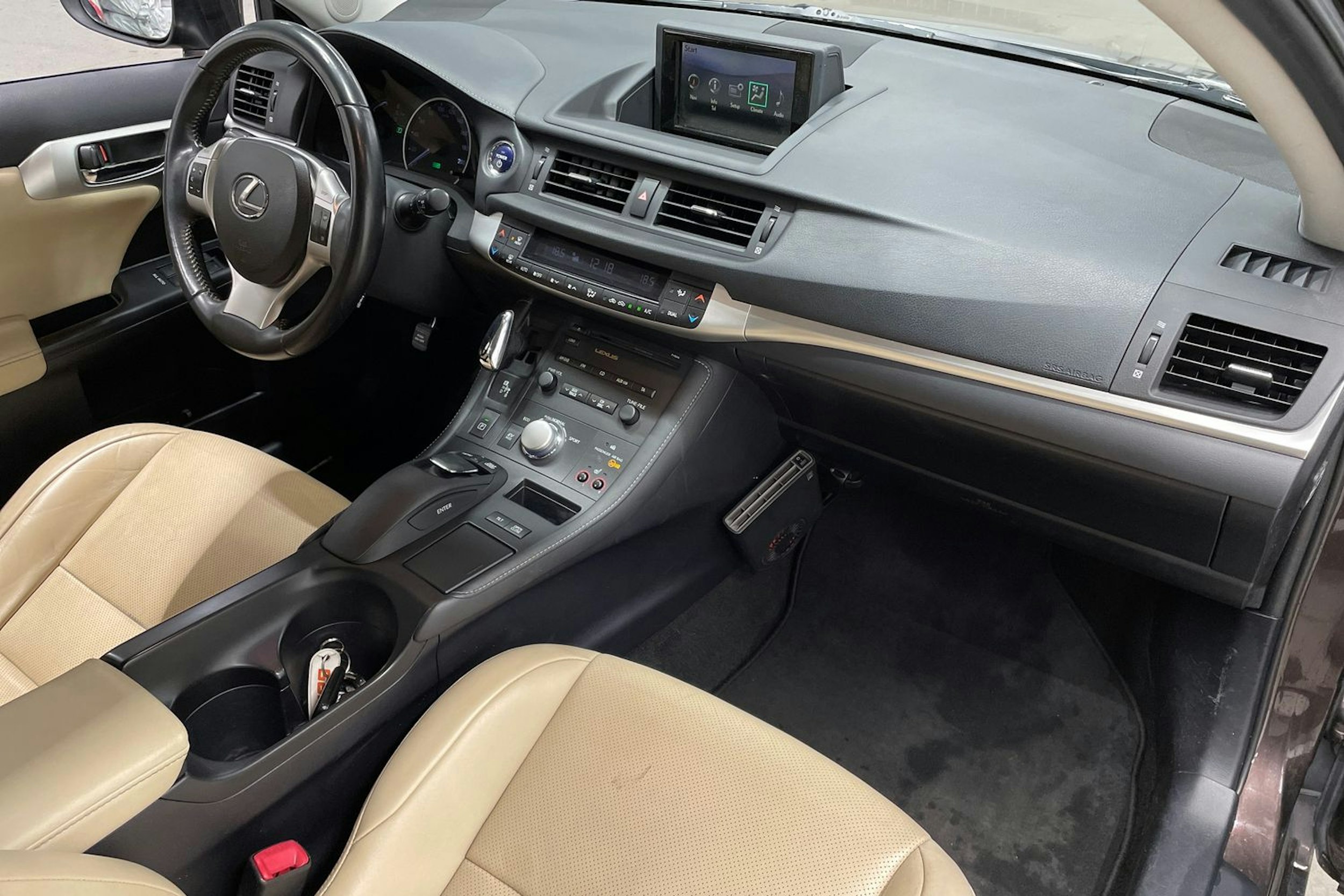 Ruskea (beige) Lexus CT 2012 kuva 28.