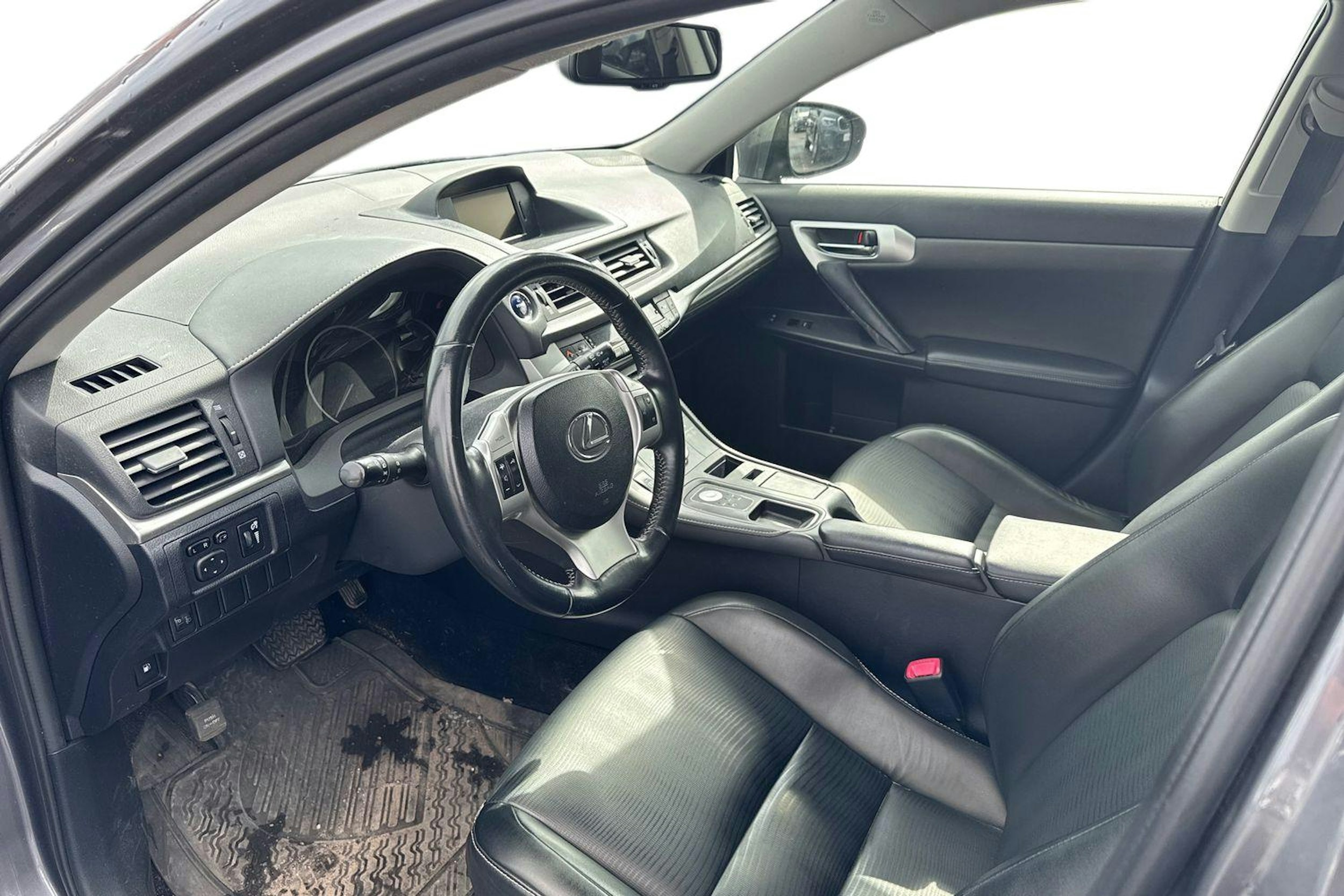harmaa Lexus CT 2013 kuva 3.