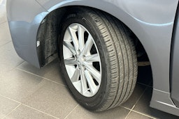 harmaa Lexus CT 2014 kuva 13.