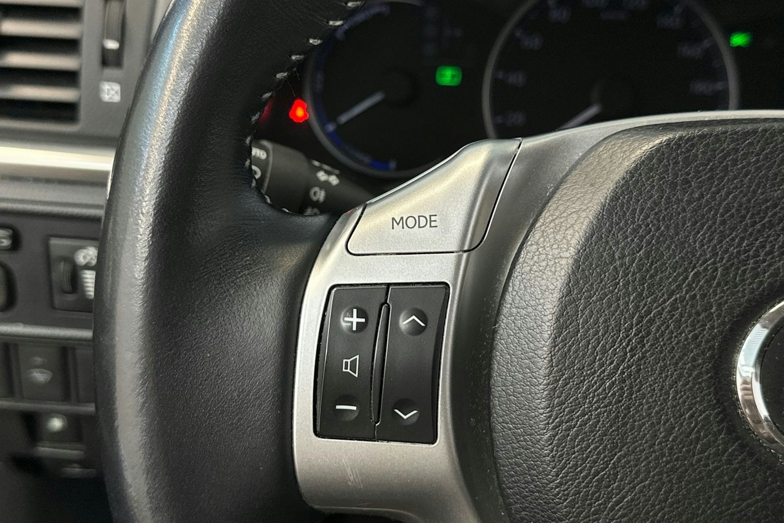 harmaa Lexus CT 2014 kuva 19.