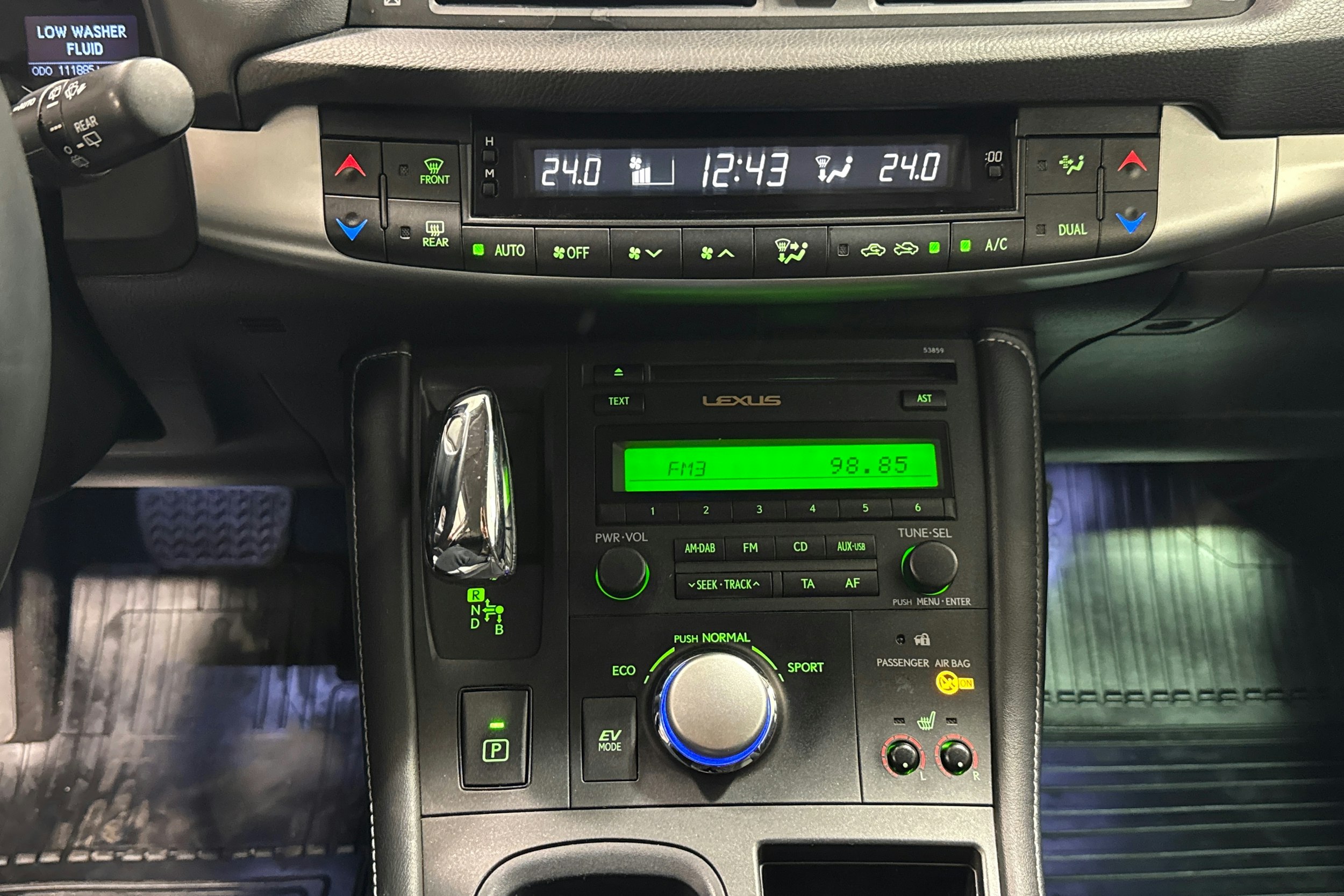 harmaa Lexus CT 2014 kuva 16.