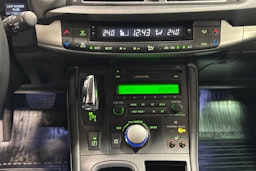 harmaa Lexus CT 2014 kuva 16.