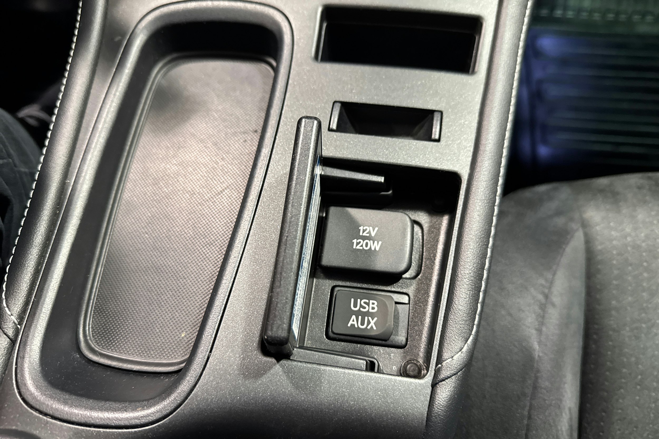 harmaa Lexus CT 2014 kuva 17.