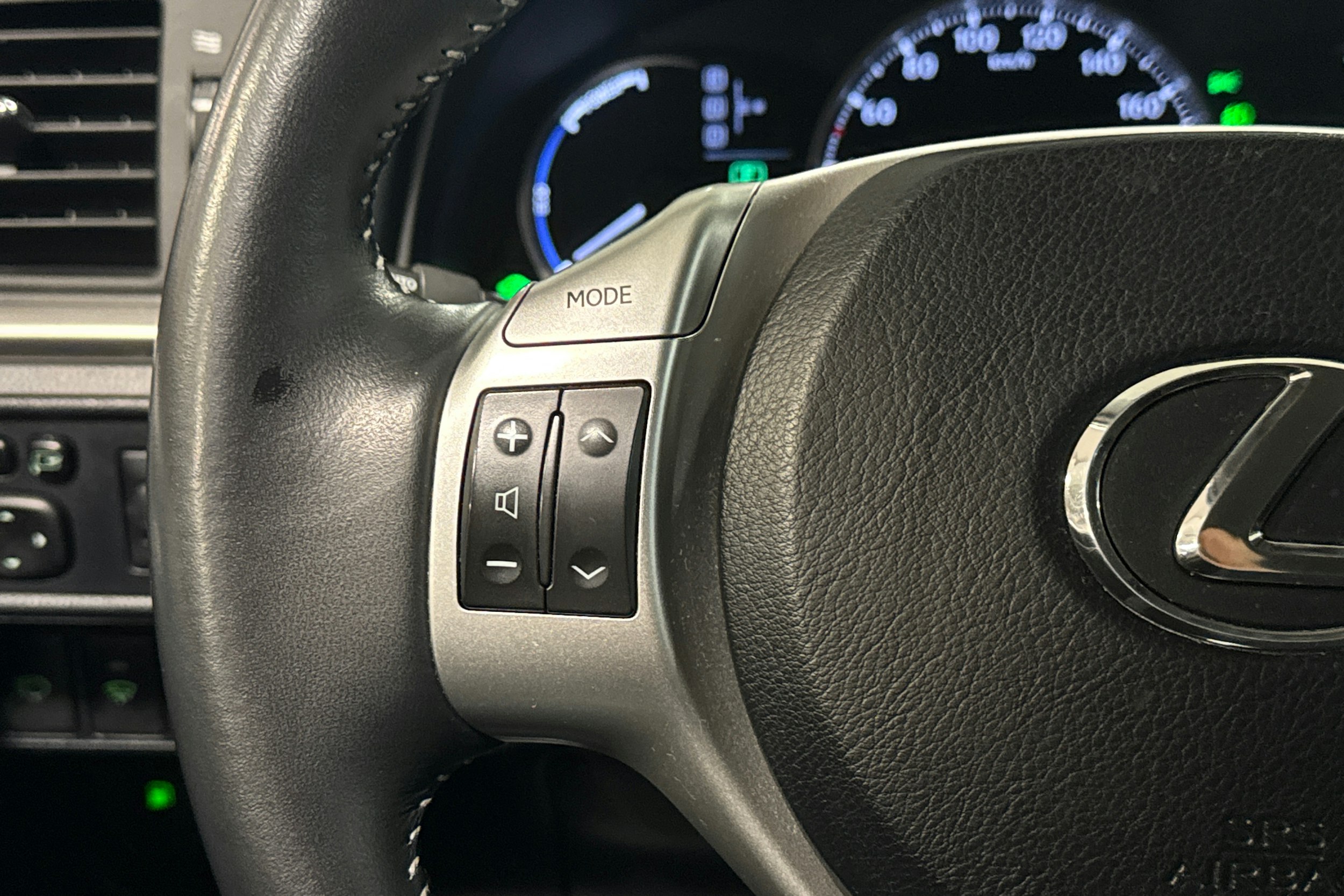 harmaa Lexus CT 2014 kuva 19.