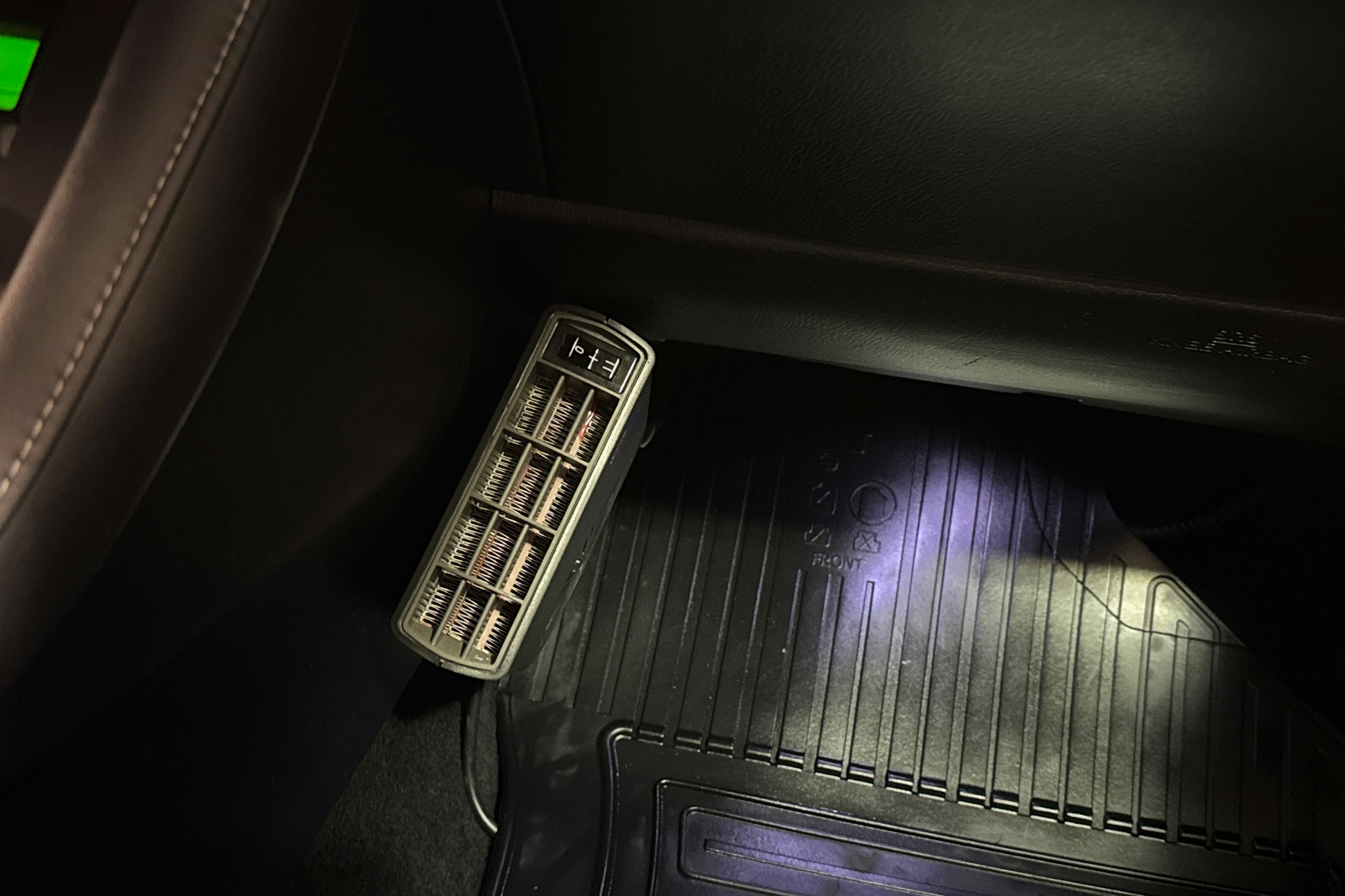 harmaa Lexus CT 2014 kuva 23.