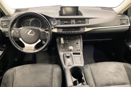 valkoinen Lexus CT 2016 kuva 9.