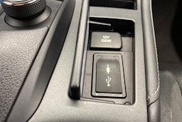 valkoinen Lexus CT 2016 kuva 19.