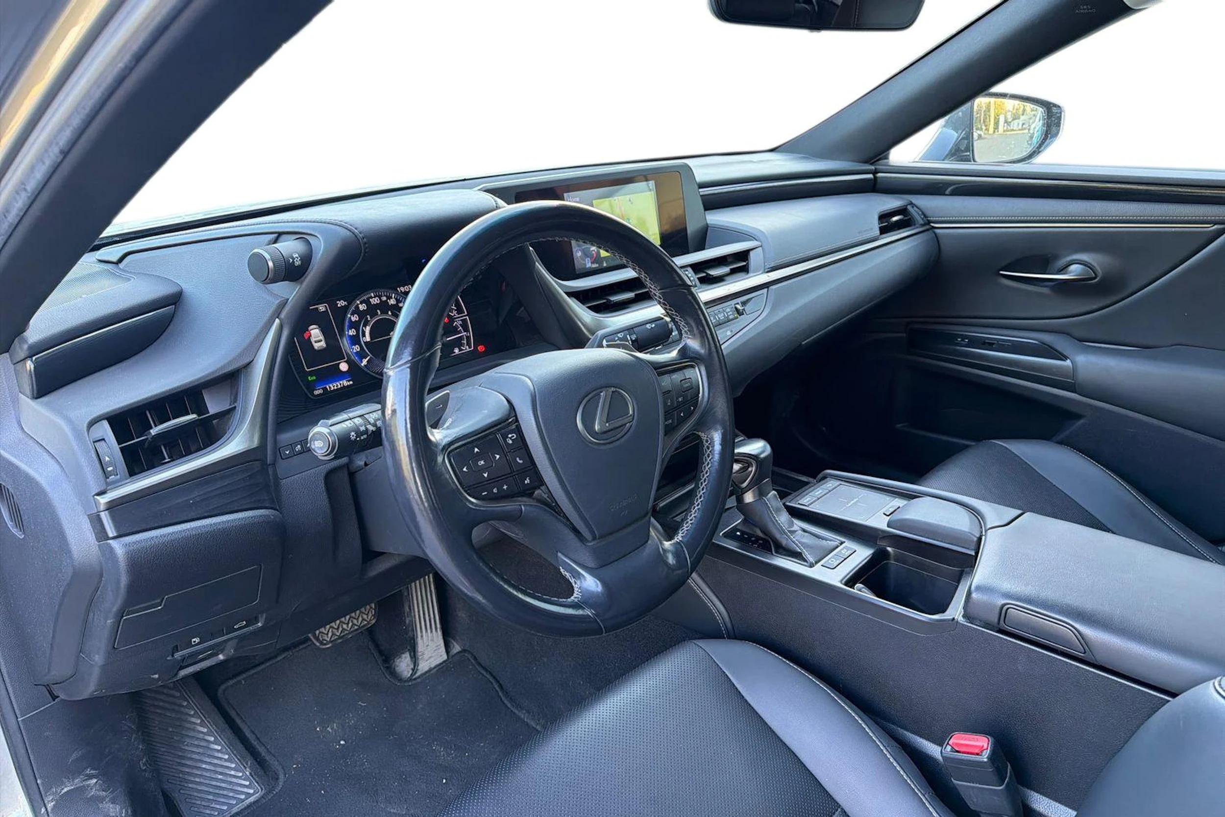 met. hopea Lexus ES 2019 kuva 3.