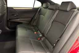 punainen Lexus ES 2020 kuva 8.