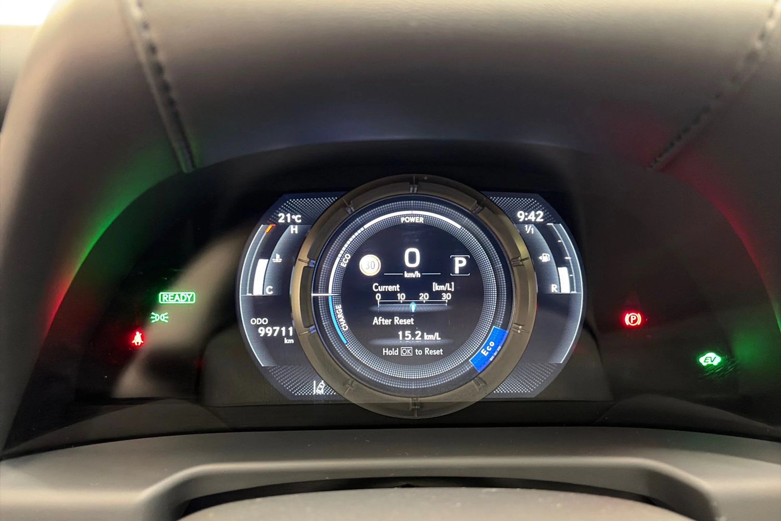 punainen Lexus ES 2020 kuva 17.