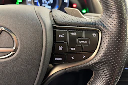 punainen Lexus ES 2020 kuva 19.