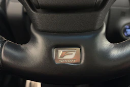 punainen Lexus ES 2020 kuva 20.