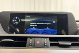 punainen Lexus ES 2020 kuva 24.