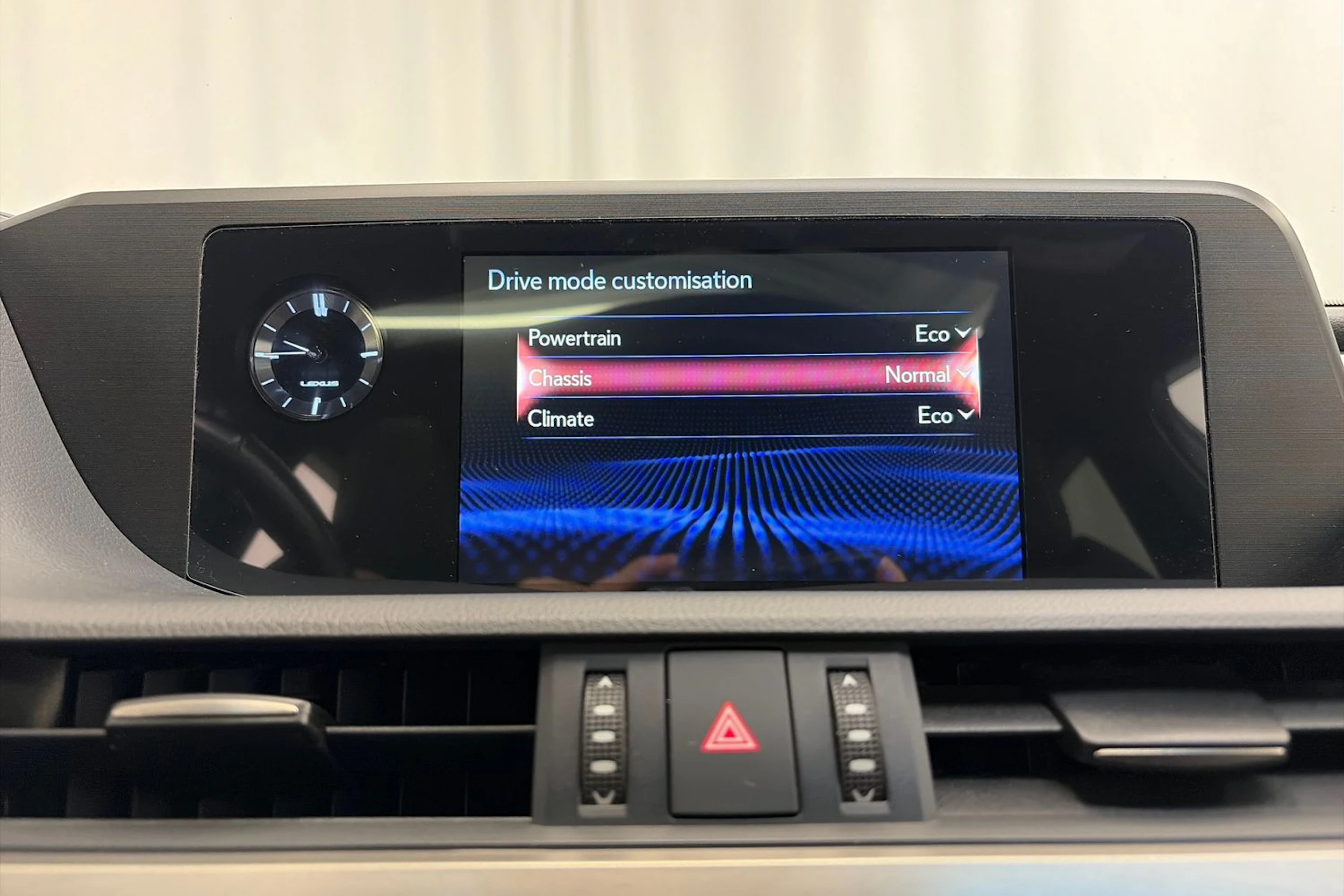 punainen Lexus ES 2020 kuva 25.