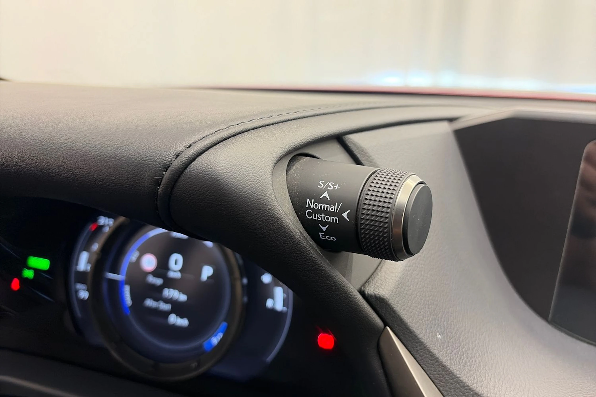 punainen Lexus ES 2020 kuva 35.