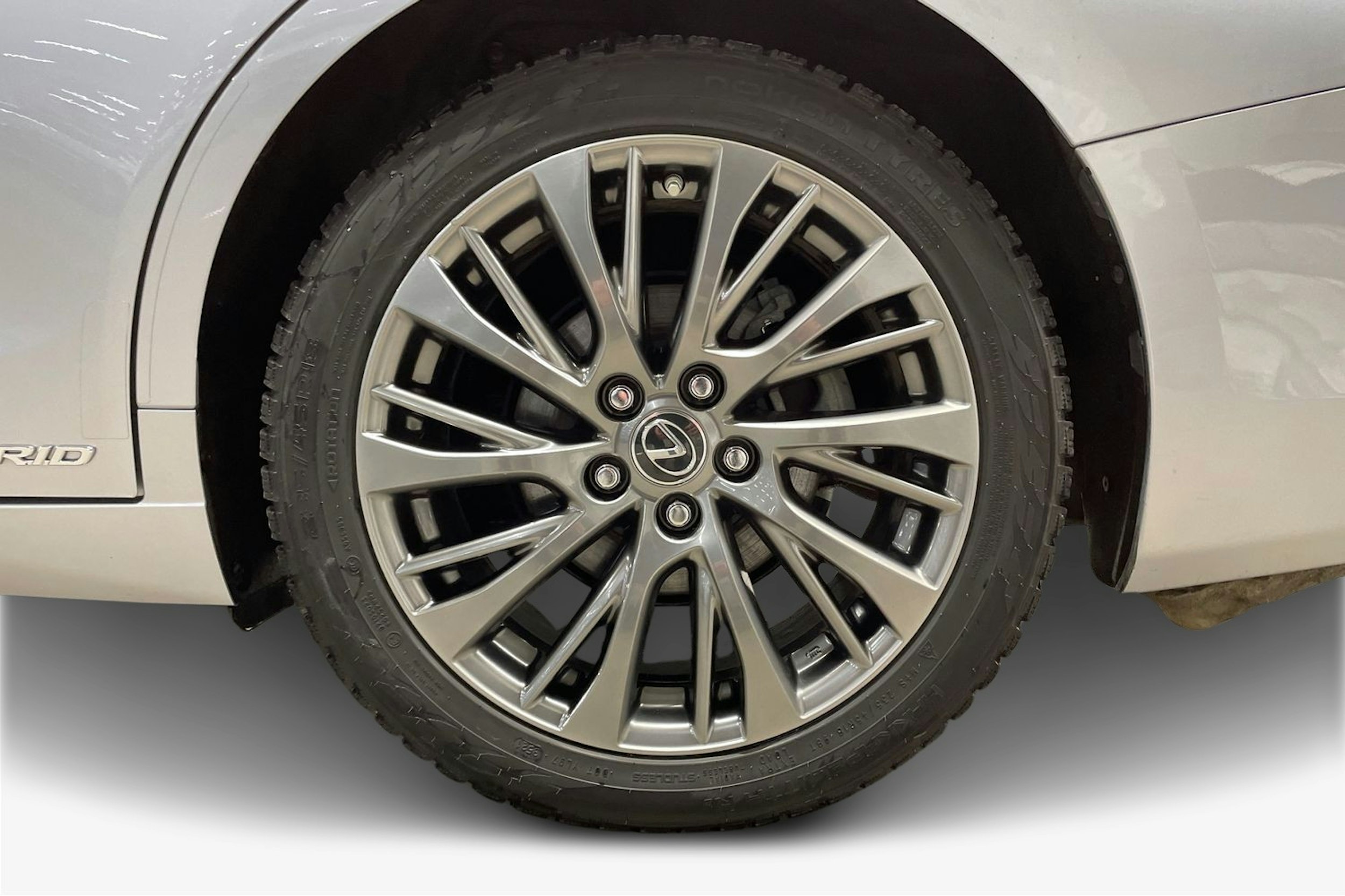 Hopea Lexus ES 2021 kuva 11.