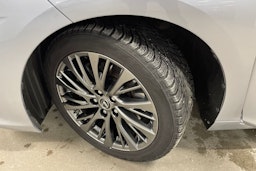 Hopea Lexus ES 2021 kuva 13.