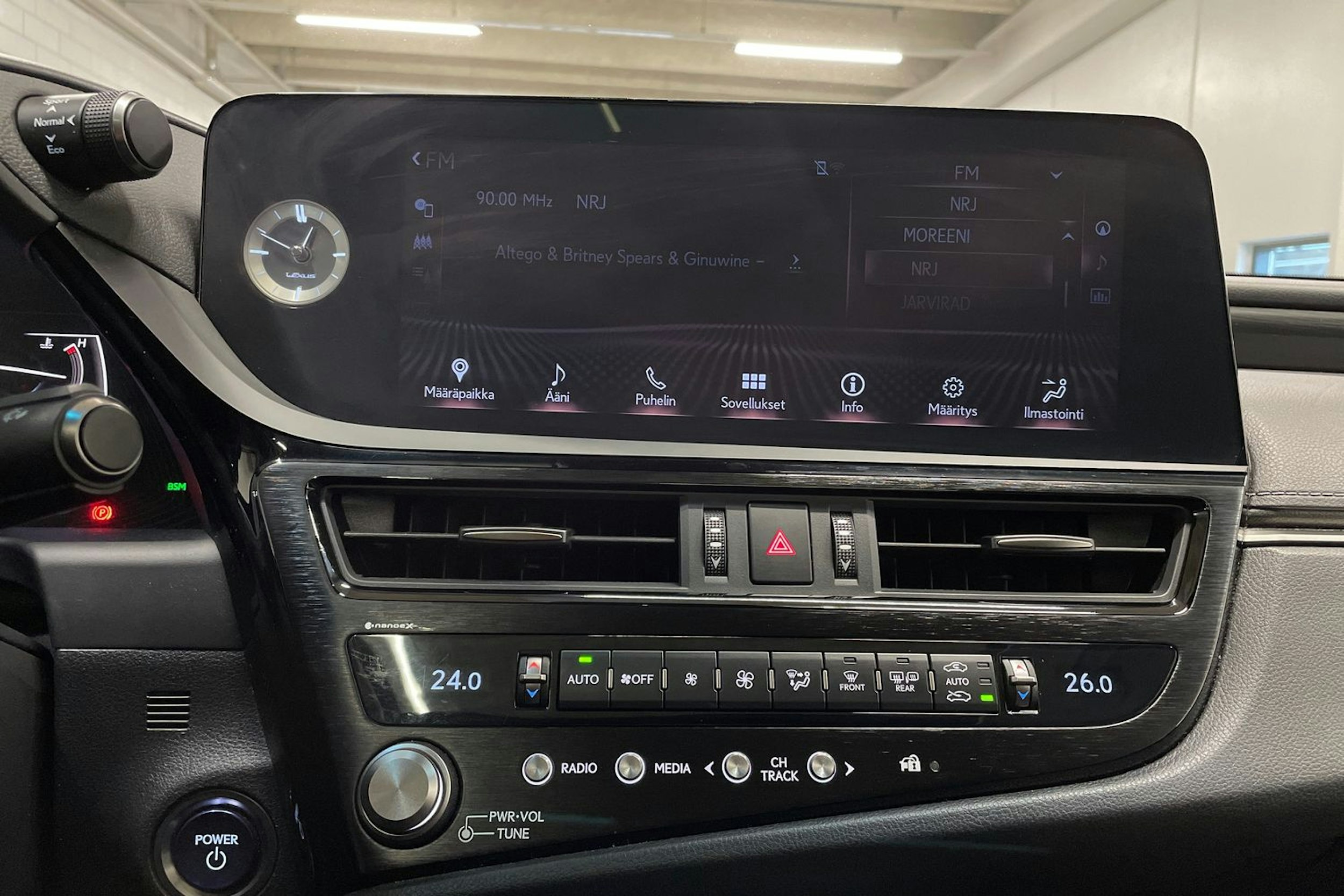 Hopea Lexus ES 2021 kuva 16.