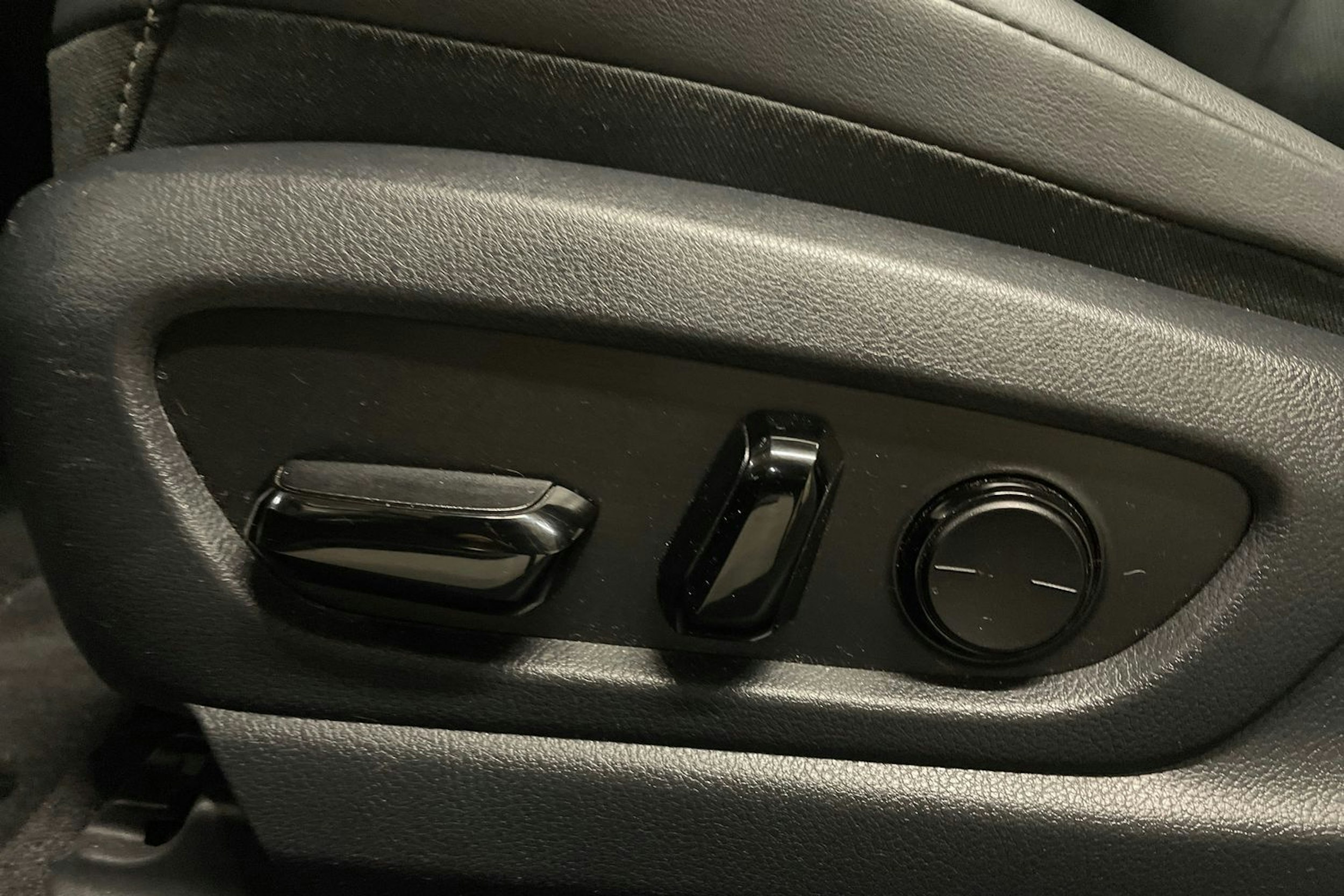 Hopea Lexus ES 2021 kuva 25.