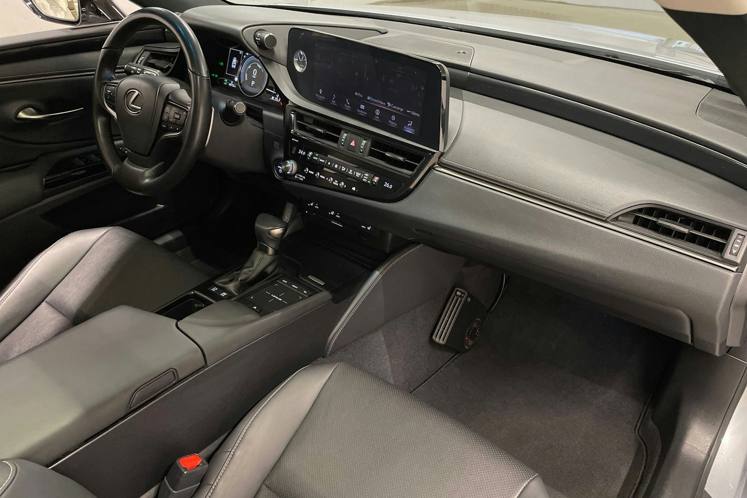 Hopea Lexus ES 2021 kuva 29.