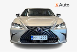 harmaa Lexus ES 2021 kuva 5.