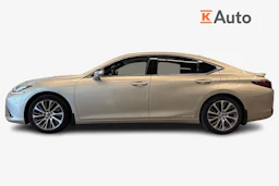 harmaa Lexus ES 2021 kuva 7.
