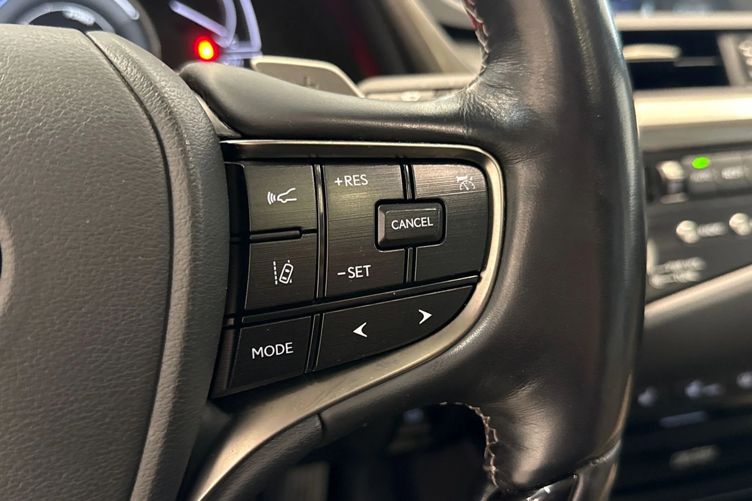 harmaa Lexus ES 2021 kuva 21.