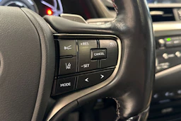 harmaa Lexus ES 2021 kuva 21.