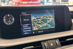 harmaa Lexus ES 2021 kuva 23.