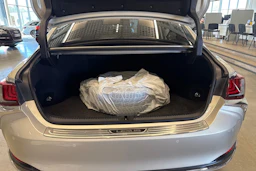 harmaa Lexus ES 2021 kuva 30.