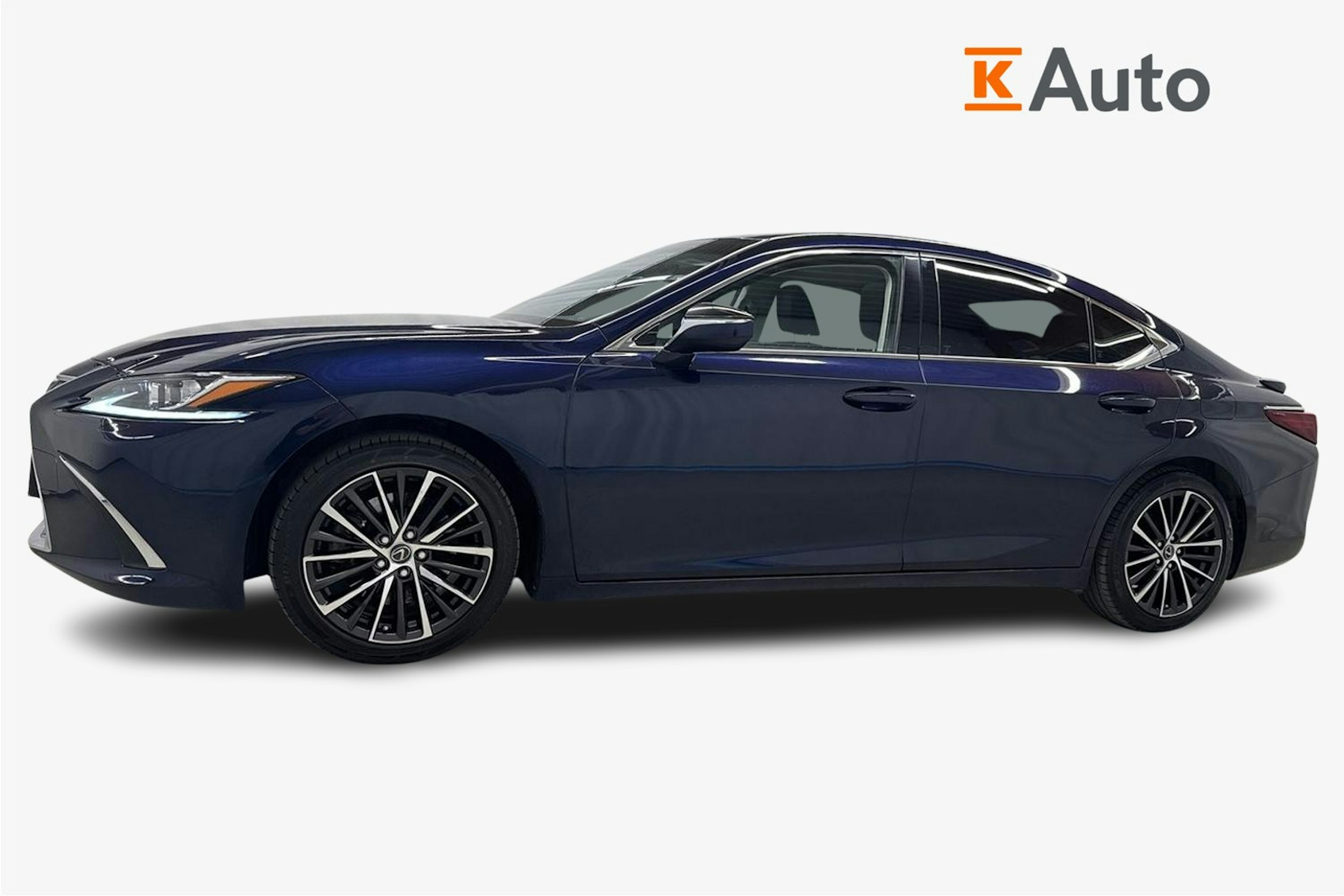 sininen Lexus ES 2022 kuva 6.