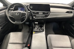 sininen Lexus ES 2022 kuva 9.